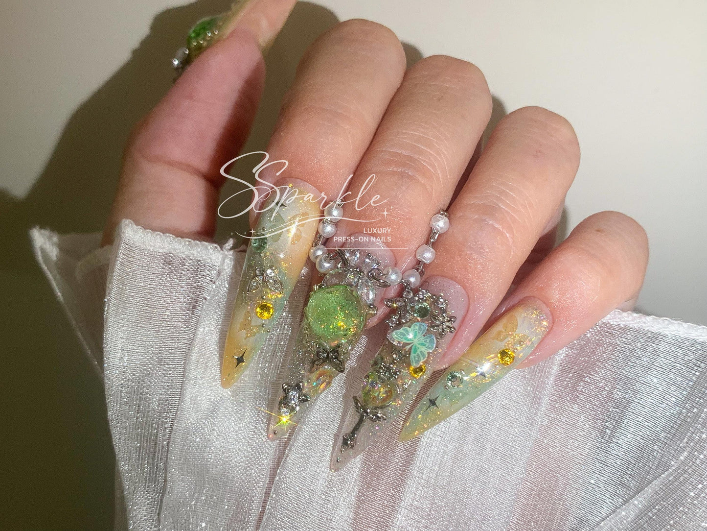 Firefly Flutter Press-on Nails