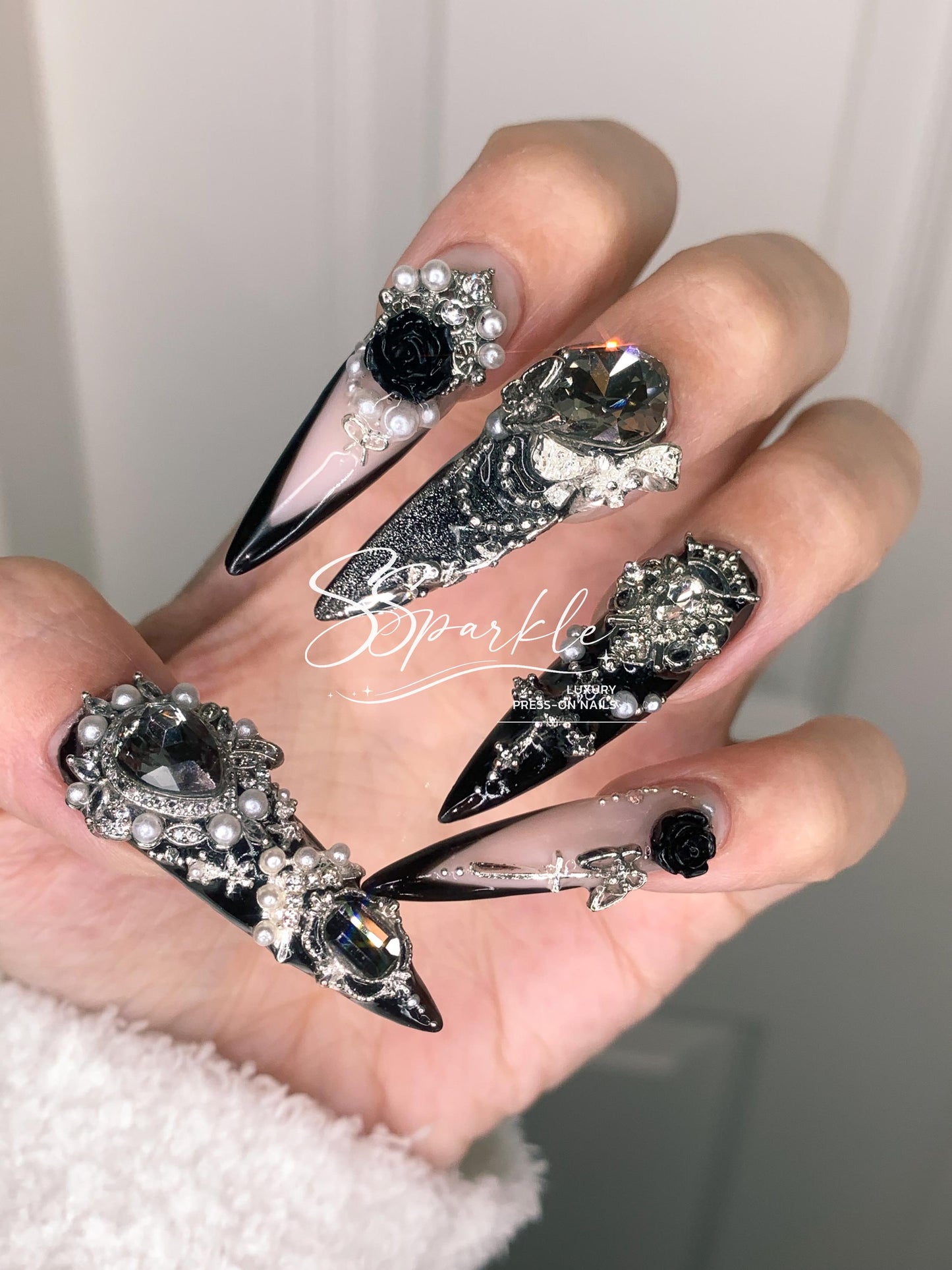 Obsidian Rose Press-on Nails