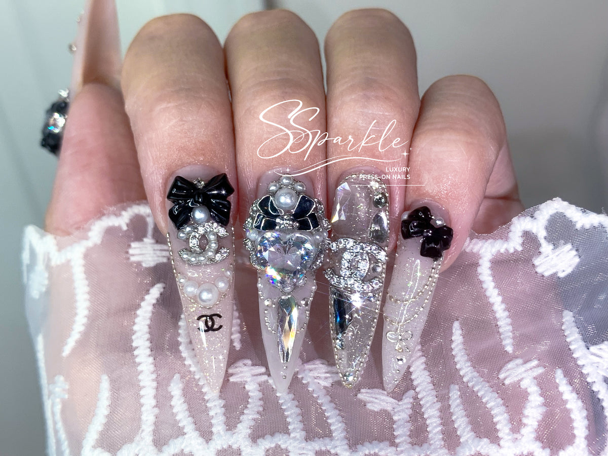 Elegant Noir Press-on Nails