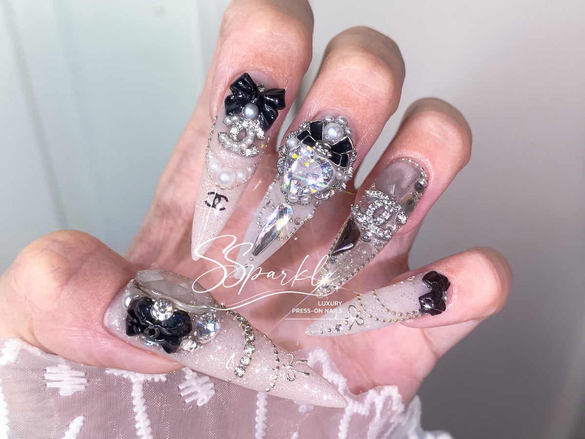 Elegant Noir Press-on Nails
