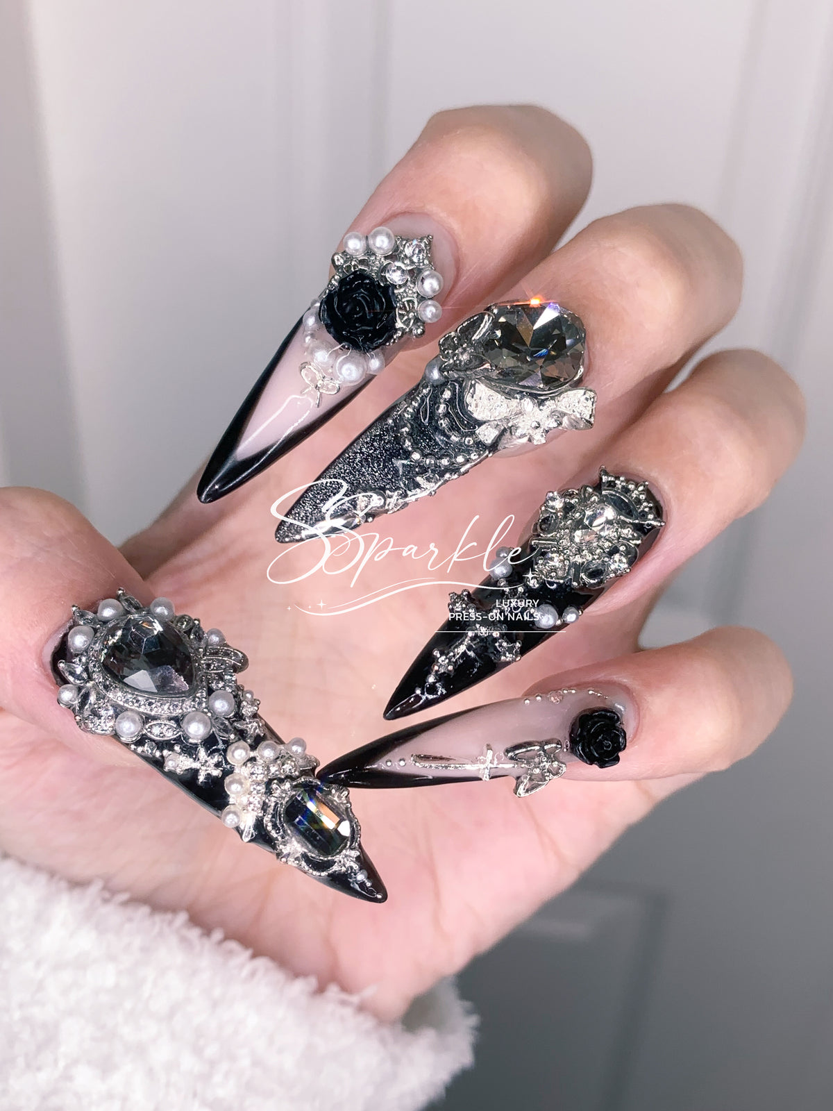 Obsidian Rose Press-on Nails