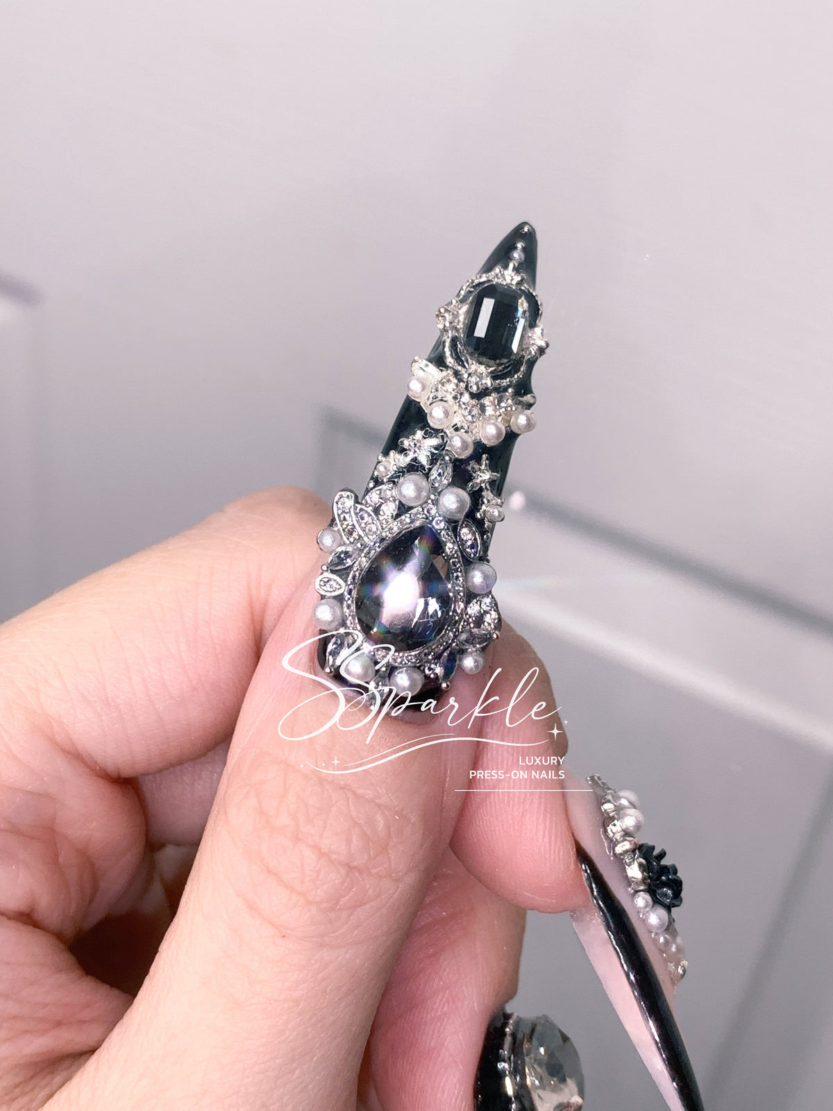Obsidian Rose Press-on Nails