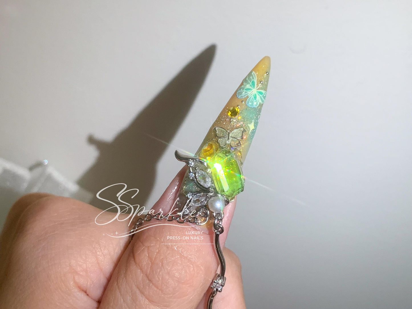 Firefly Flutter Press-on Nails